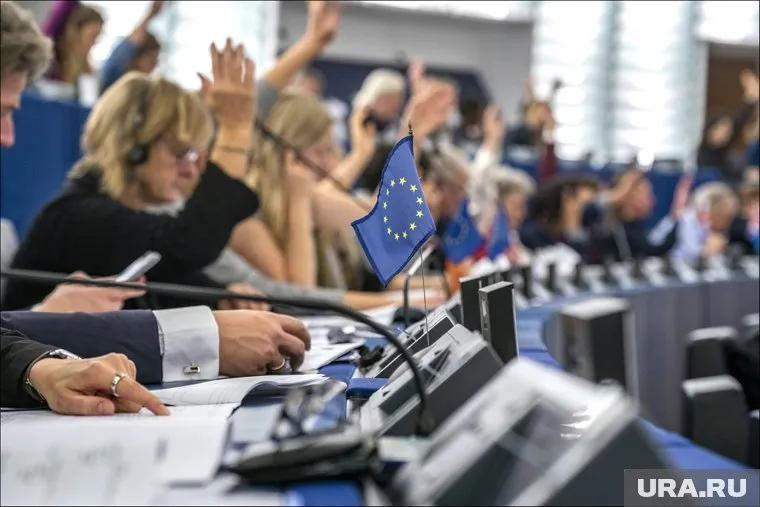 Европарламент назвал запрет Еврокомиссии на личный автотранспорт россиян дискредитацией инструмента санкций