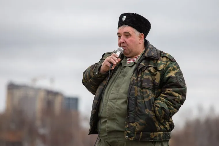 Митинг за отмену льгот многодетным семьям. Сургут, казак, ветераны боевых действий, митинг за отмену льгот, лещинский дмитрий, атаман