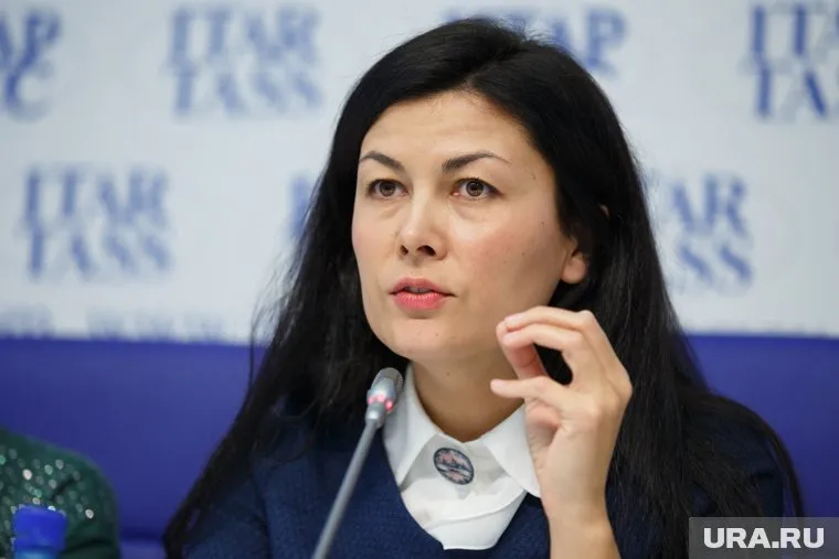 Наблюдатели шутят, что «Лимеранс» с модными бутиками отлично подходит Тукановой, которая всегда умела красиво одеваться