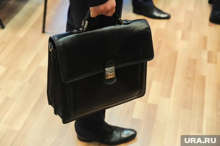 Чиновники смогут получать 300 рублей суточных