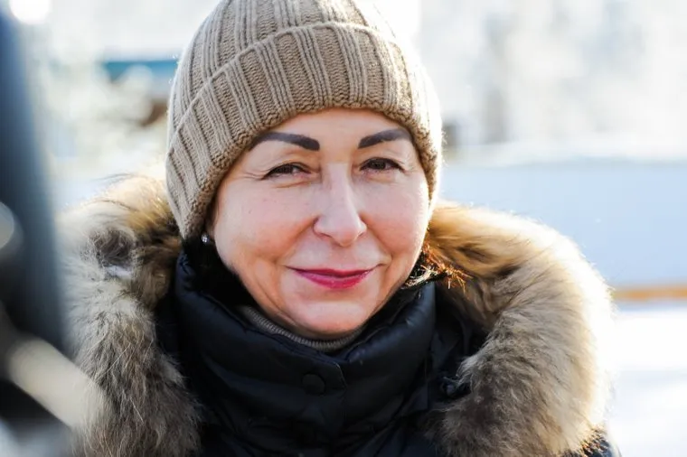 Наталья Котова на вручении экипировки для дворовой хоккейной команды поселка Аэропорт. Челябинск