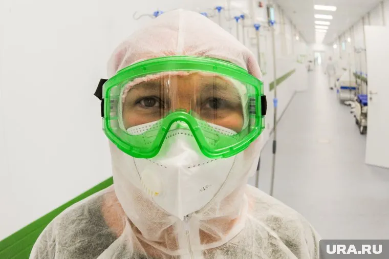 Осенью появятся новые мутации коронавируса, которые определят развитие эпидемии в России