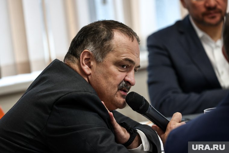 Меликов отчитался о помощи пострадавшим от взрыва в Махачкале