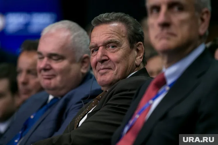 Герхард Шредер заявил, что покидает совет директоров «Роснефти»