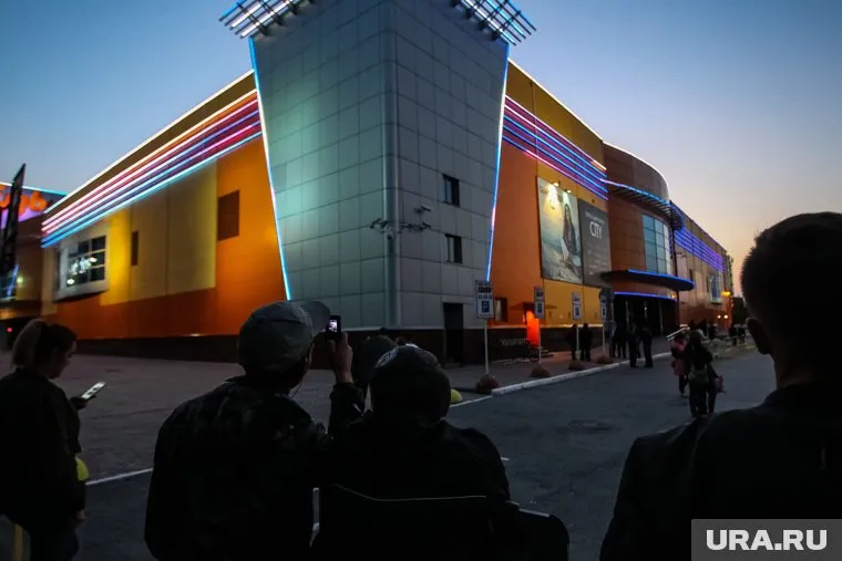 Вакциномобили появились у крупнейших ТРЦ Тюмени