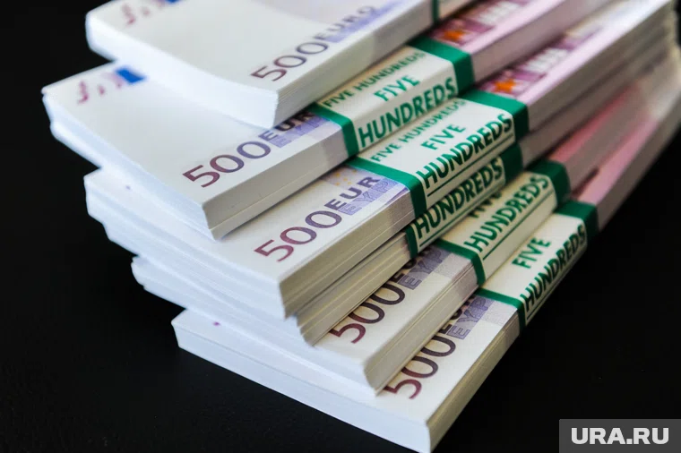 Еврокомиссия может перенести вторую половину кредита ЕС в 90 млрд евро на первую половину 2027 года