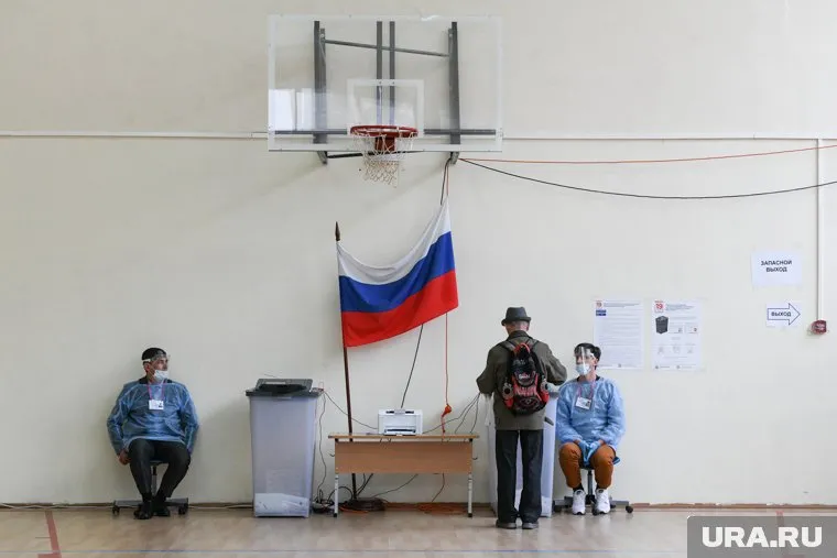 Школьников перевели на дистанционное обучение на время выборов