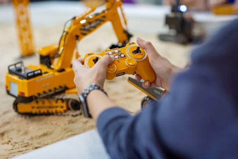 С помощью техники в песочнице можно будет строить здания