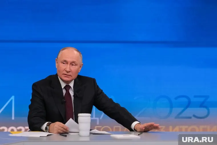 Путин поднял вопрос об обмене обвиняемых в шпионаже граждан США