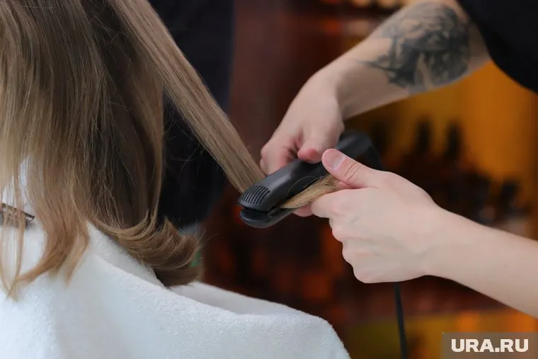 Весной многие стремятся распрощаться с тусклыми и сухими после зимы волосами