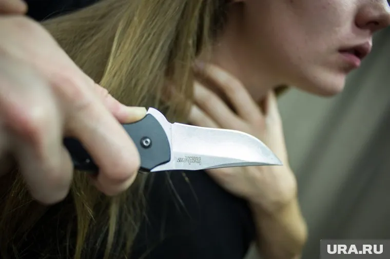 По словам очевидцев, мужчина напал на местную жительницу