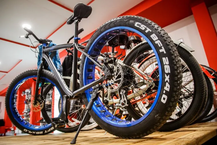 Высокотехнологичные дорогие велосипеды. Екатеринбург, велосипед