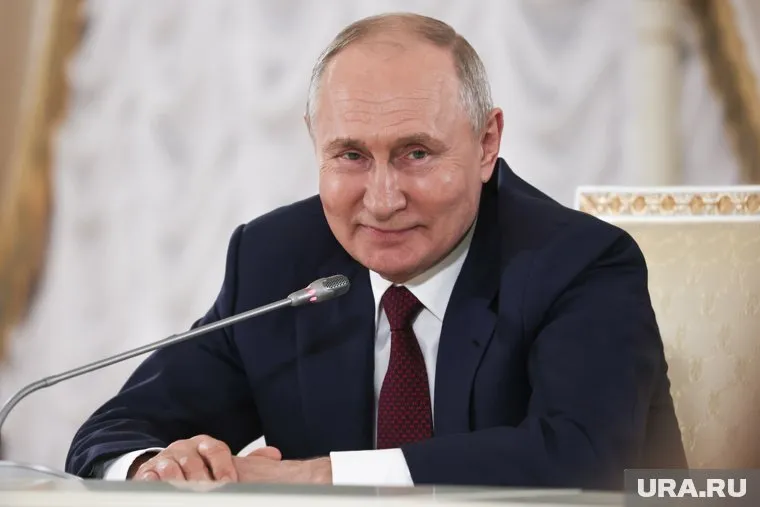 Владимир Путин родился 7 октября 1952 года