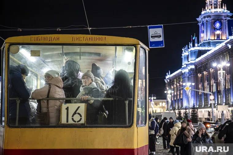 Старые трамваи все еще ездят по городу