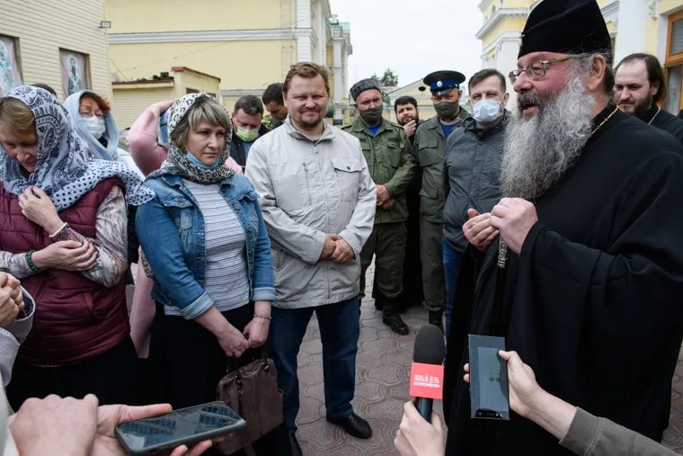 Встреча митрополита Кирилла и прихожан схиигумена Сергия (Романова). Екатеринбург