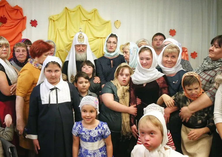 Визит патриарха Кирилла в Храм святой мученицы Татианы. Когалым , прихожане, патриарх кирилл, дети