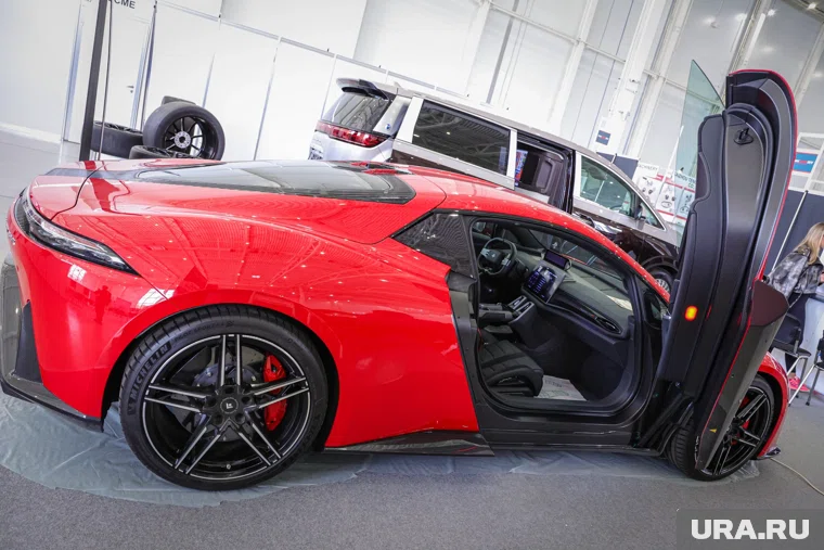 Mclaren 765LT может разогнаться до 100 километров в час за 2,8 секунды