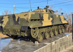 БМП-3, которую поставили у аэропорта Кургана, участвовала в зоне СВО