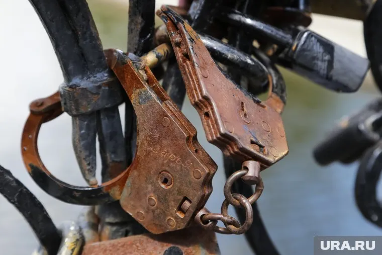 Свидетельства о браке могут остаться только как память о торжественных церемониях (архивное фото)