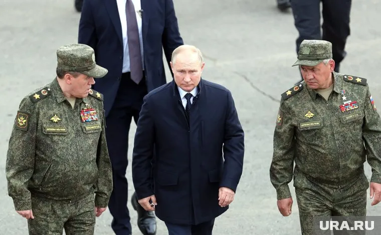 Владимир Путин ответил новые угрозы у границ России масштабными военными учениями