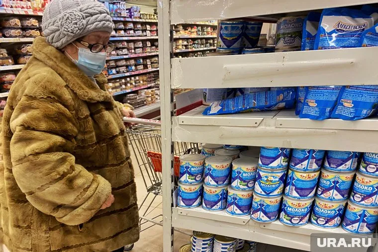 Бедным россиянам хотят перечислять деньги на продукты