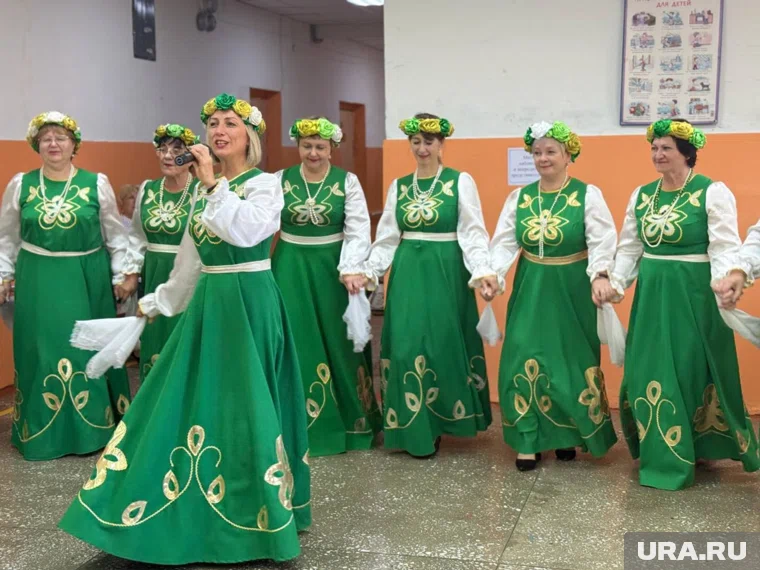 В Тамбовской области перед избирателями выступали девушки в праздничных национальных нарядах