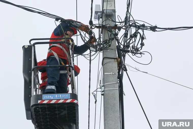 Электромонтажник может зарабатывать 105 тысяч рублей