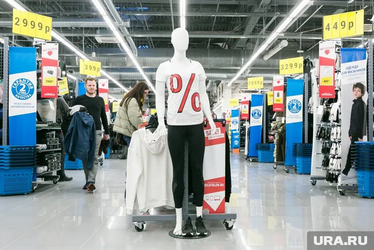 В магазин требуются продавцы и кассиры