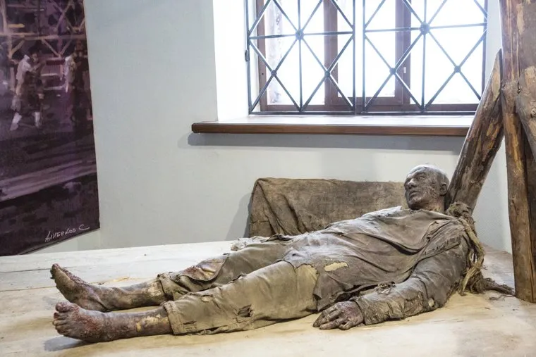 Посад сибирских старожилов и виды города. Тобольск, реквизит к фильму