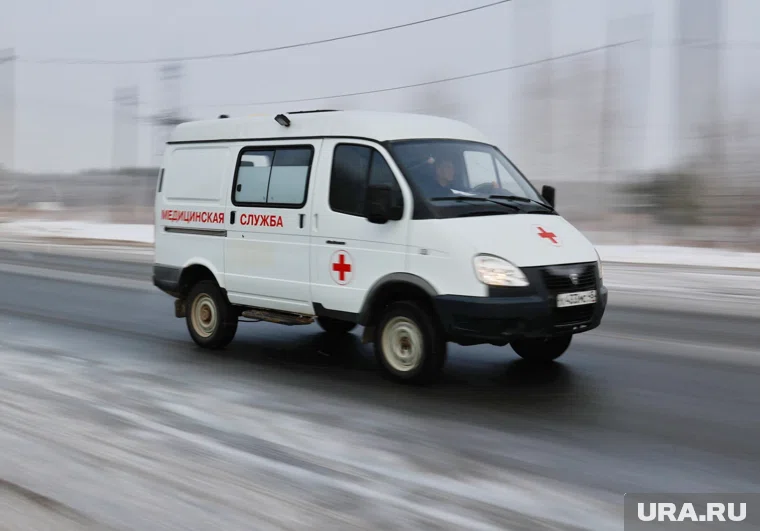 Студентов увезли на скорой в больницу из общежития