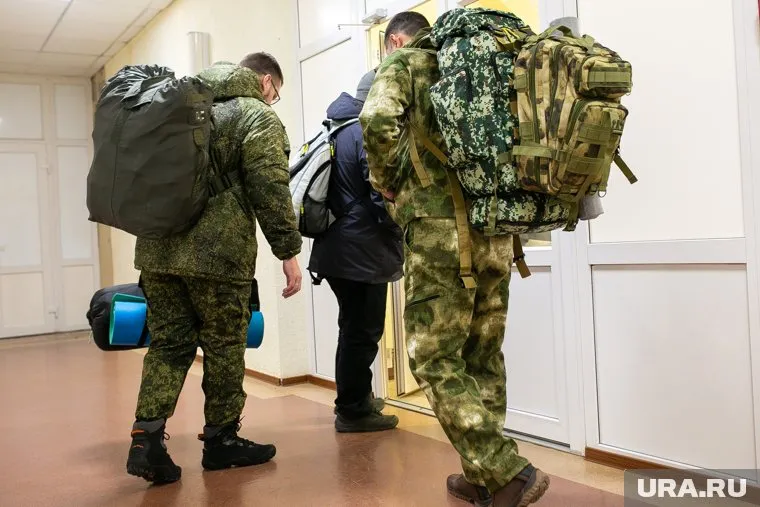 По словам военкома все больше уклонистов приходят в военкоматы сами