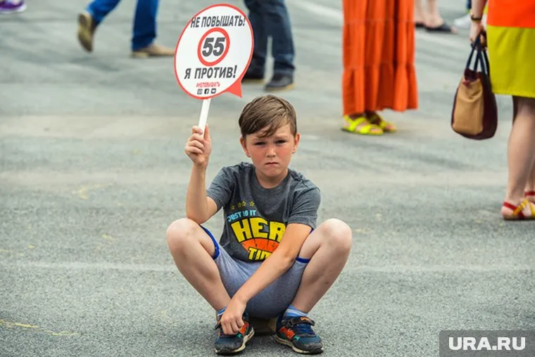 Россиянам могут разрешать выходить на пенсию в 55/60 лет, но с понижающим коэффициентом