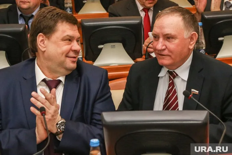 Вадиму Шумкову (слева) прочат место депутата Госдумы, которое сейчас занимает Василий Шишкоедов (справа)