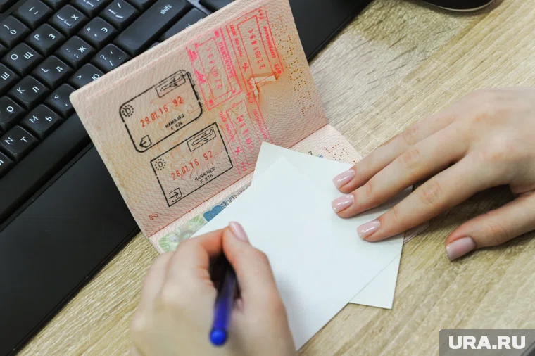 Ограничения планируют ввести на выдачу многократных виз