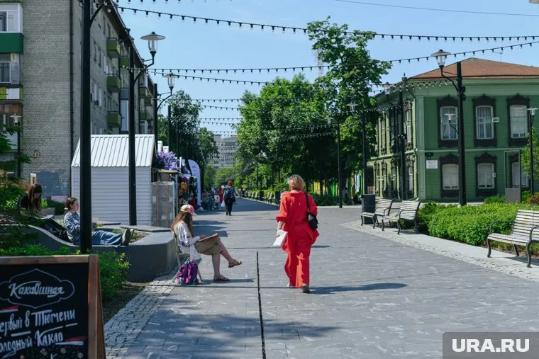 Хрущевки предлагали и снести, и реконструировать