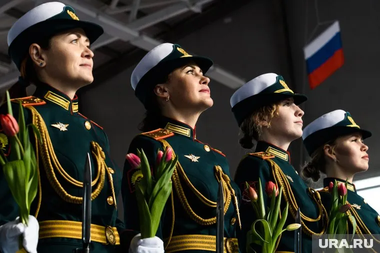 Женщины могут служить в тыловых подразделениях