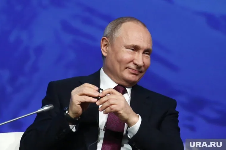 Президент Владимир Путин якобы не приглашен из-за своего высокого статуса