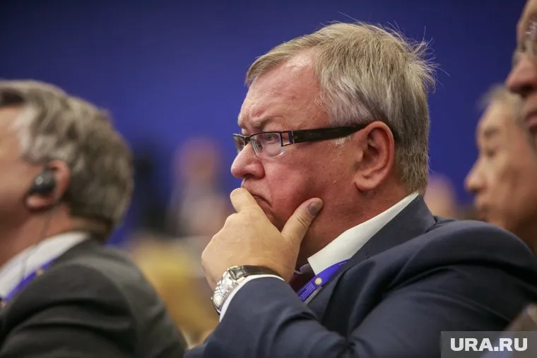 Причиной отказа Владимира Путина от поездки в Давос могли стать отношения России и Запада, считает Андрей Костин