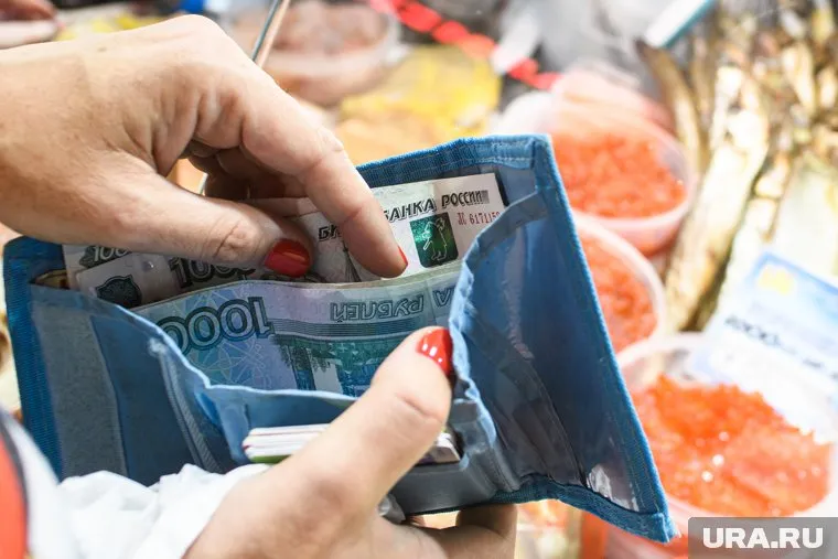 В октябре зарплаты россиян оказались почти на 9% меньше нормы