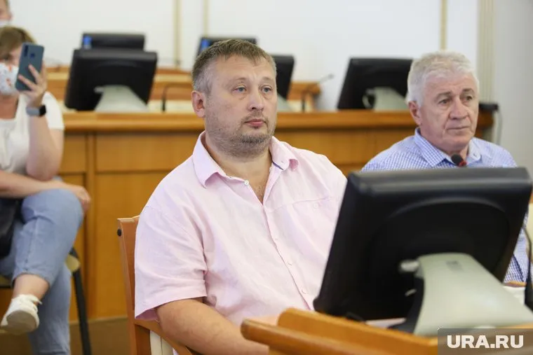 Ярослав Климко (на фото слева) пойдет на выборы в облдуму без сына в команде