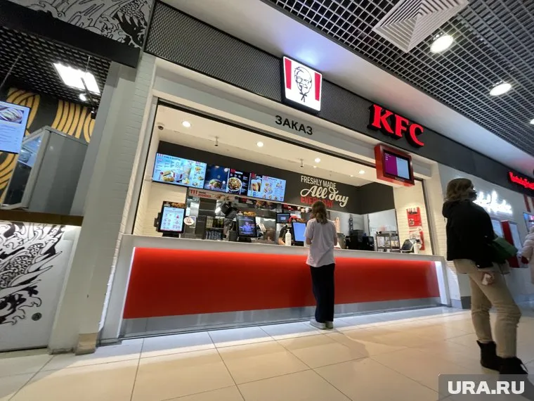 В тюменских ресторанах KFC заменили напиток Coca-Cola на отечественные лимонады
