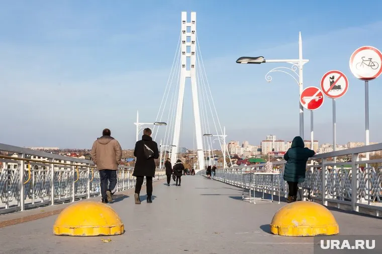 Заезд на мост для автомобилей ограничили