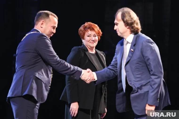 Бывший сенатор от Курганской области Сергей Лисовский (справа) может стать депутатом Госдумы