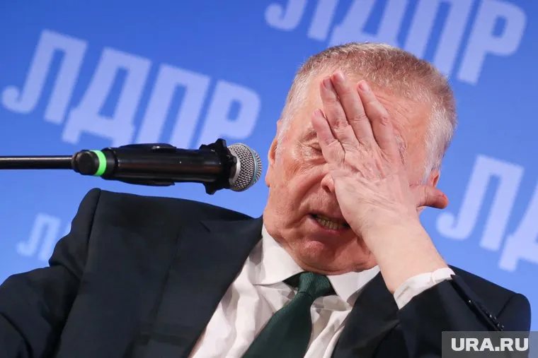 Владимира Жириновского госпитализировали из-за плохого самочувствия