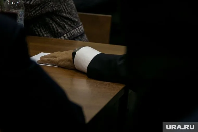 Житель Крыма предлагал трудоустроить в ФСБ за 60 тысяч долларов