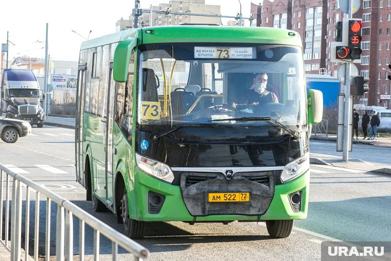 Со слов очевидцев, водитель не разрешил подросткам бесплатно ехать в автобусе