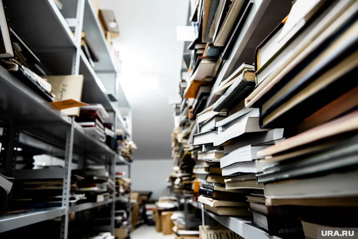 Снимки разошлись по Европе и размещены на обложках книг