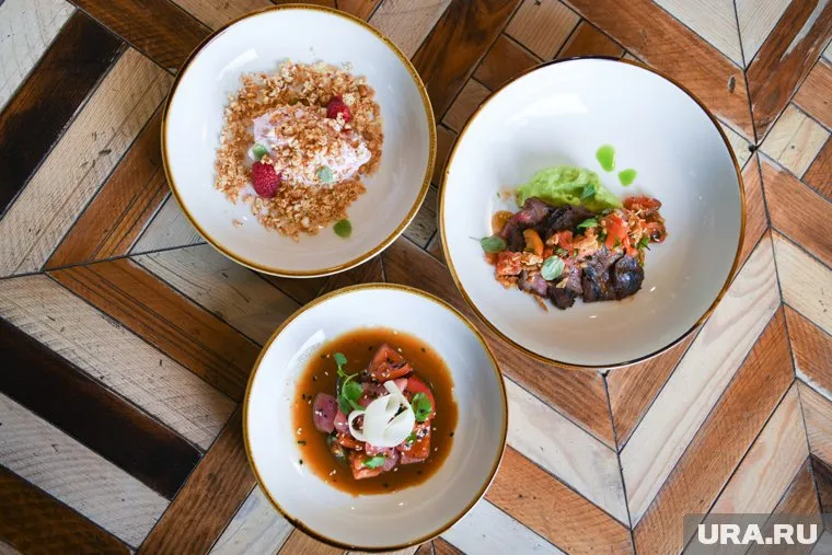 Кулинарное шоу будет в стиле пин-ап, в начале выпуска ведущая будет ставить пластинку в ретро-проигрыватель