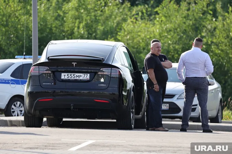 Старовойт купил автомобиль Tesla незадолго до самоубийства