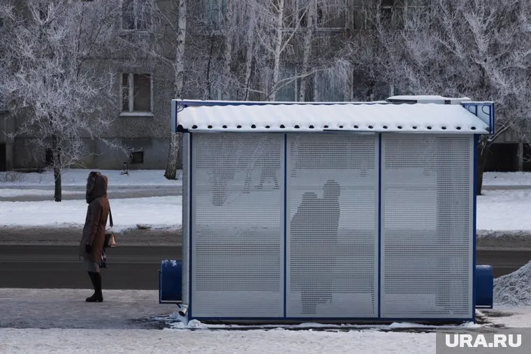 В Кургане новые металлические остановки начали массово устанавливать в 2020 году (архивное фото)